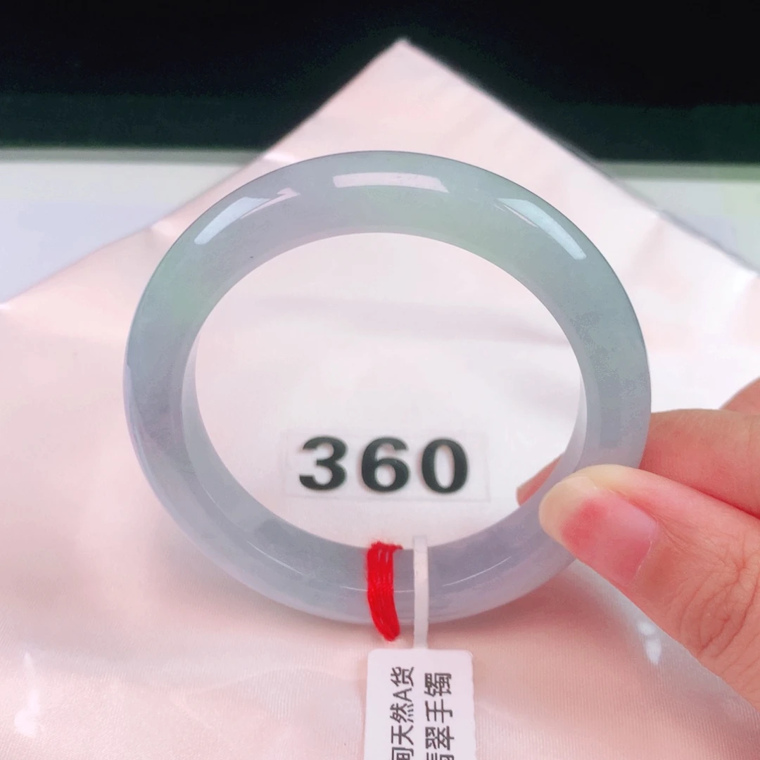翡翠手镯未镶嵌翡翠手镯