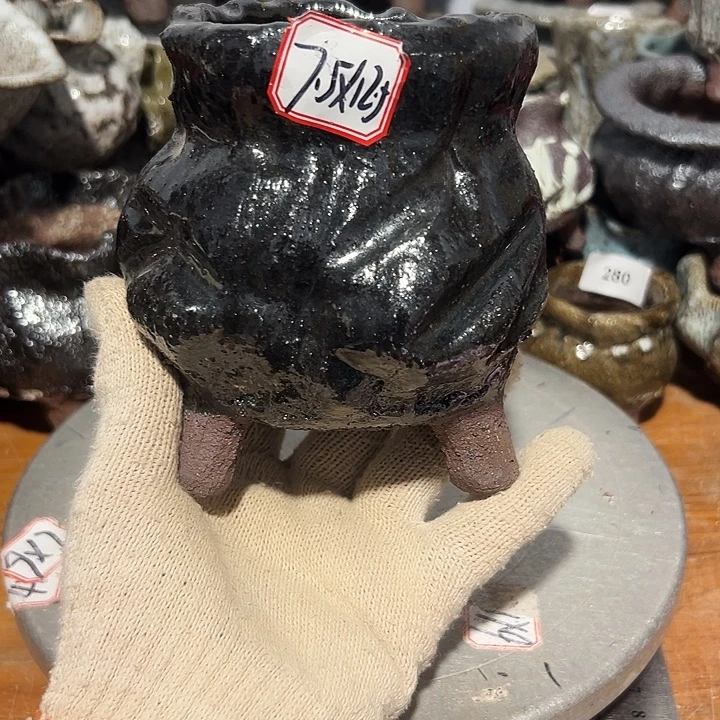 粗陶花盆，现在都不一样