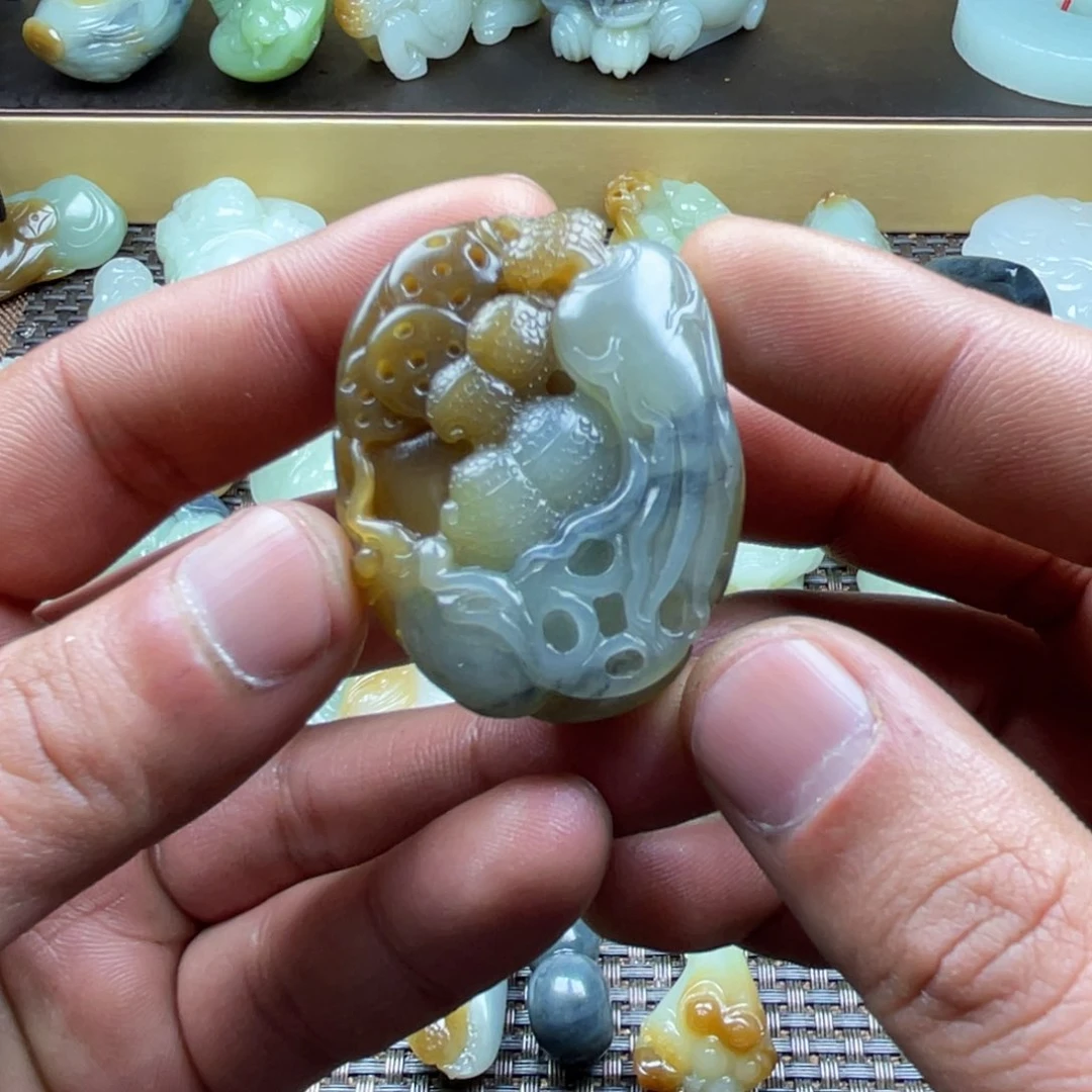 和田玉挂件未镶嵌杨***