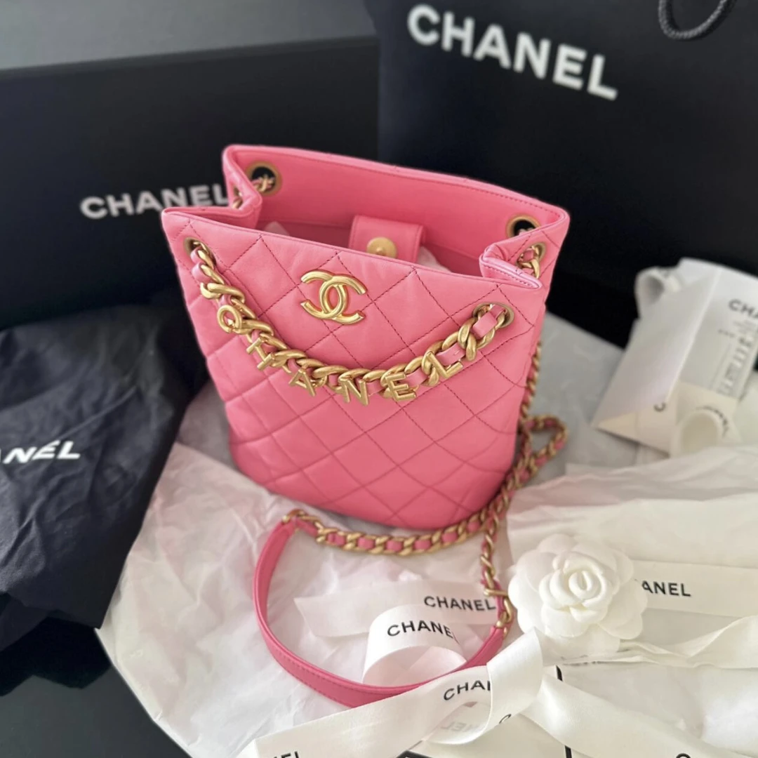 95新 Chanel/香奈儿 多多奢品/香奈儿23p水桶斜挎包/98新包展