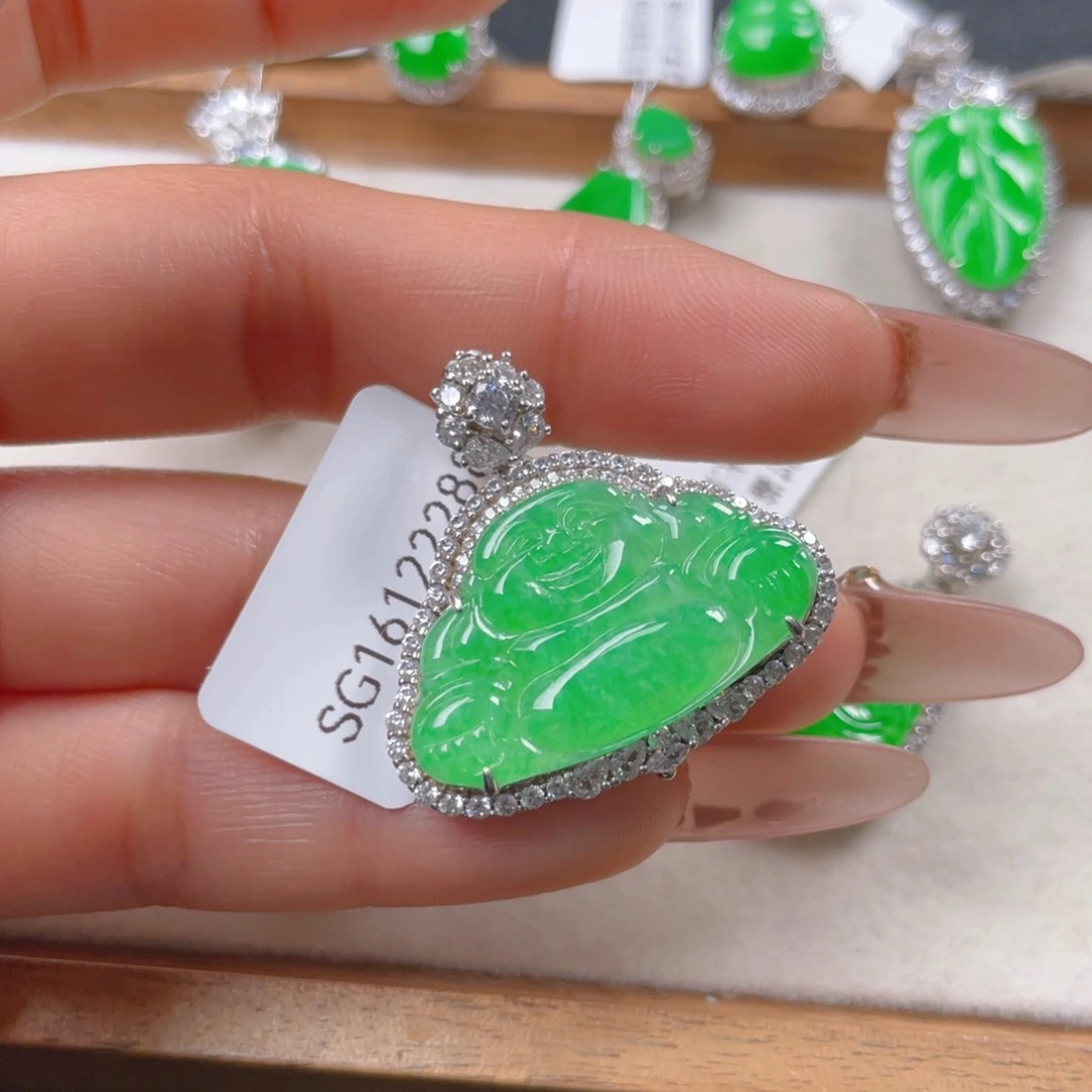 翡翠颈饰银S925镶嵌翡翠