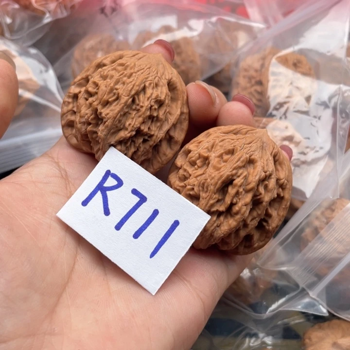 文玩核桃把件虎头