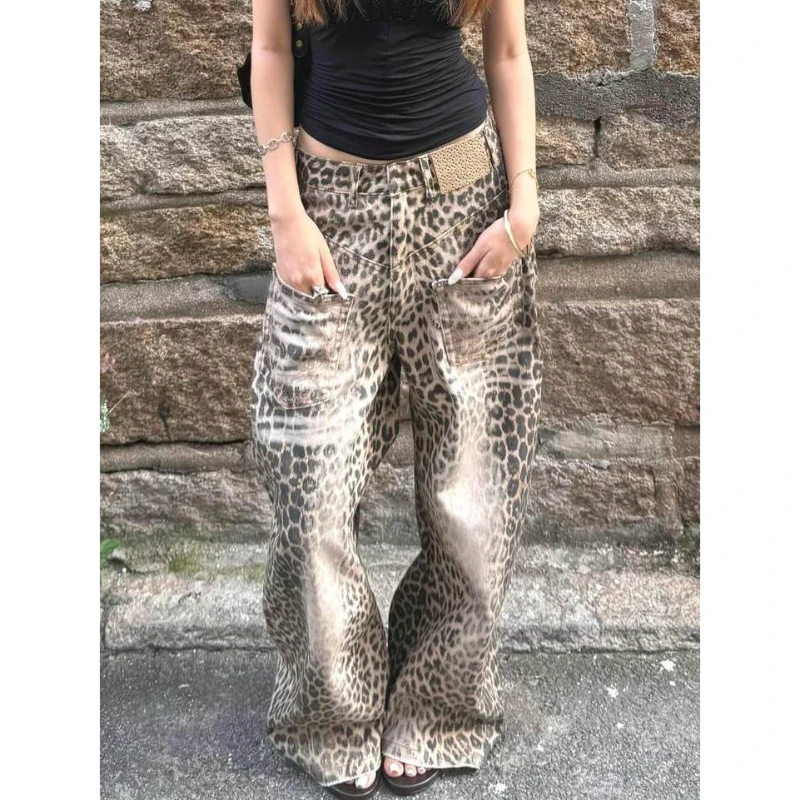 大码美式复古水洗豹纹弯刀牛仔裤女街头口袋刺绣显瘦阔腿坠感长裤