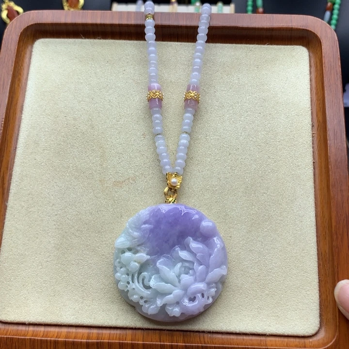 翡翠未镶嵌颈饰紫翡花牌