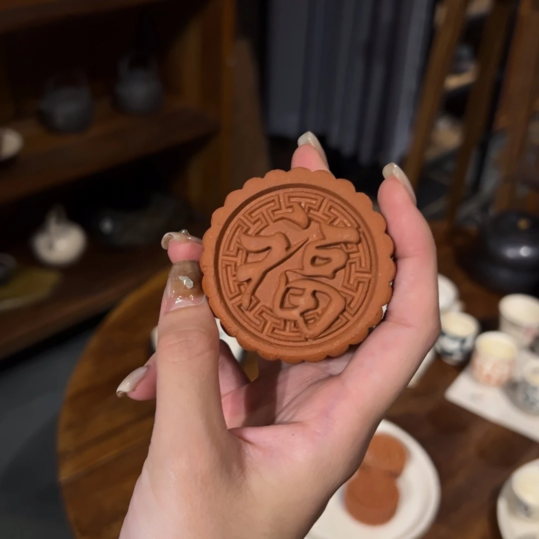 瓷片陶瓷。       陶瓷。