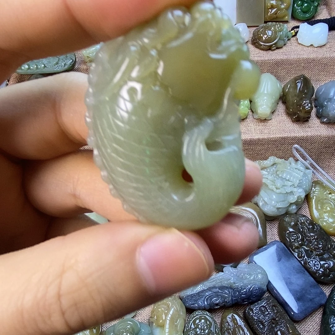 和田玉（糖玉）未镶嵌颈饰