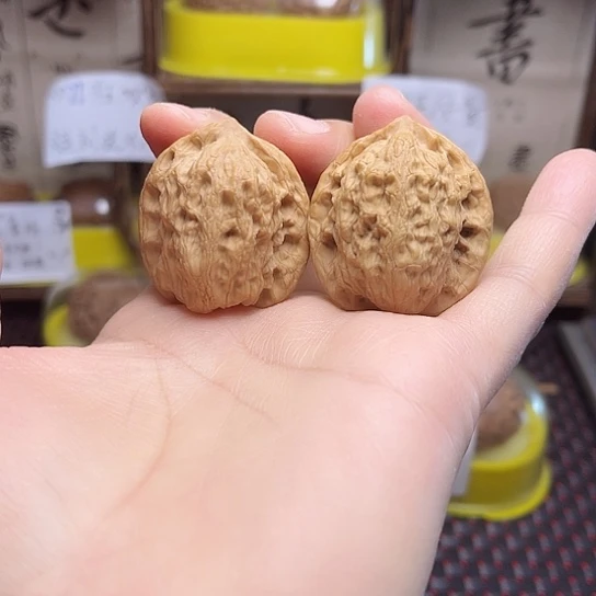 文玩核桃吊坠公子