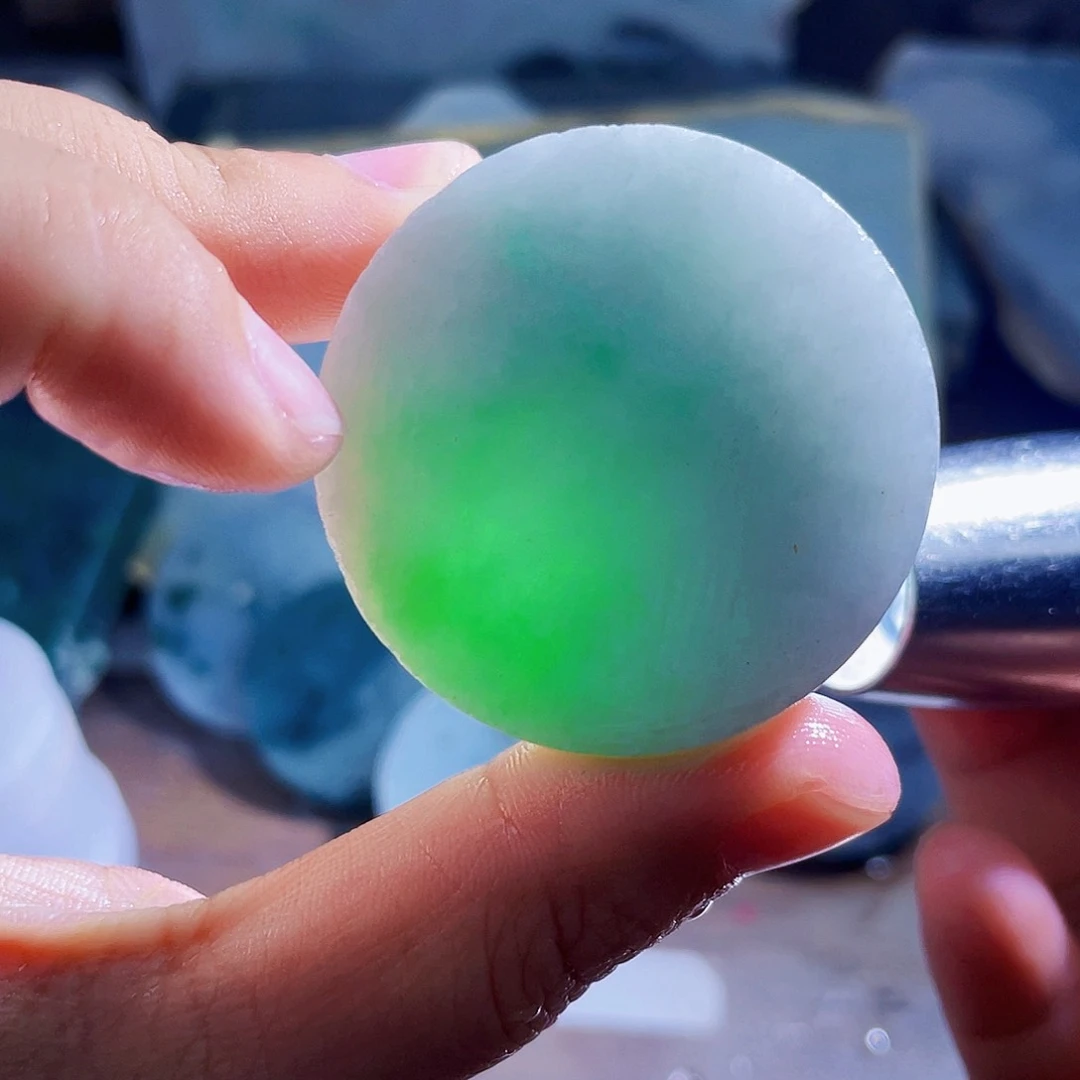 翡翠未镶嵌颈饰毛料27