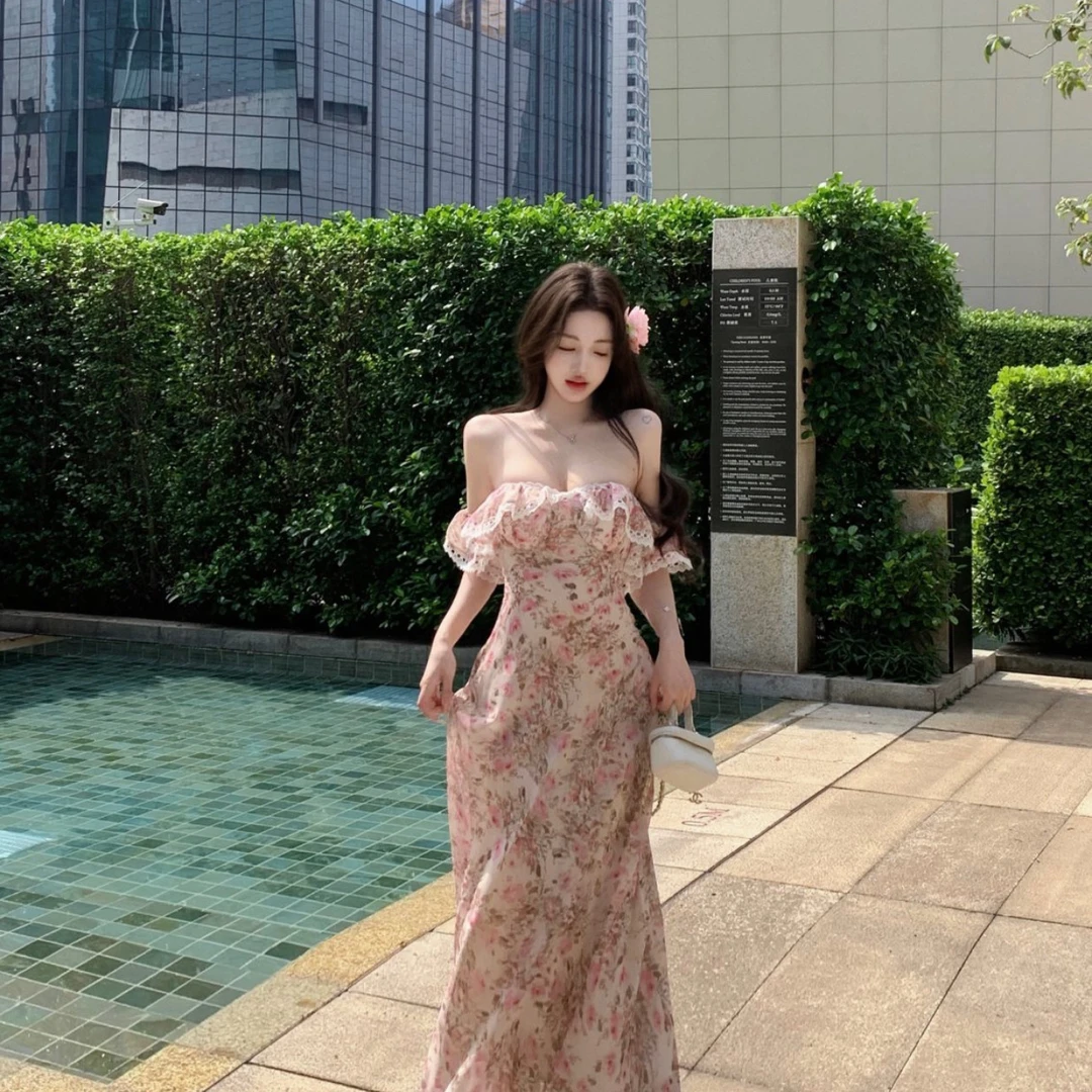 2025新款法式气质纯欲性感茶歇裙木耳边露背收腰碎花辣妹连衣裙女