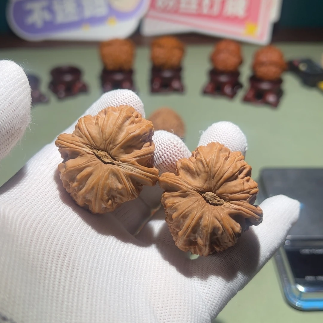 文玩核桃把件38白狮子球白（大眼睛）