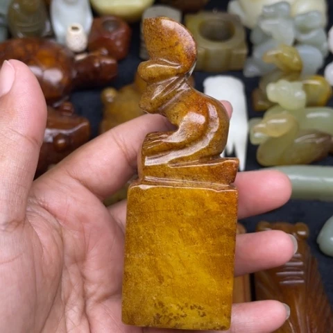 未镶嵌蛇纹石玉颈饰20