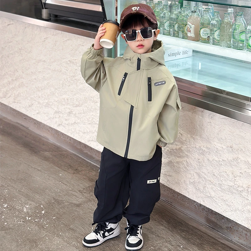 男童春装外套2025新款帅气儿童韩版连帽冲锋衣宝宝春秋季洋气上衣