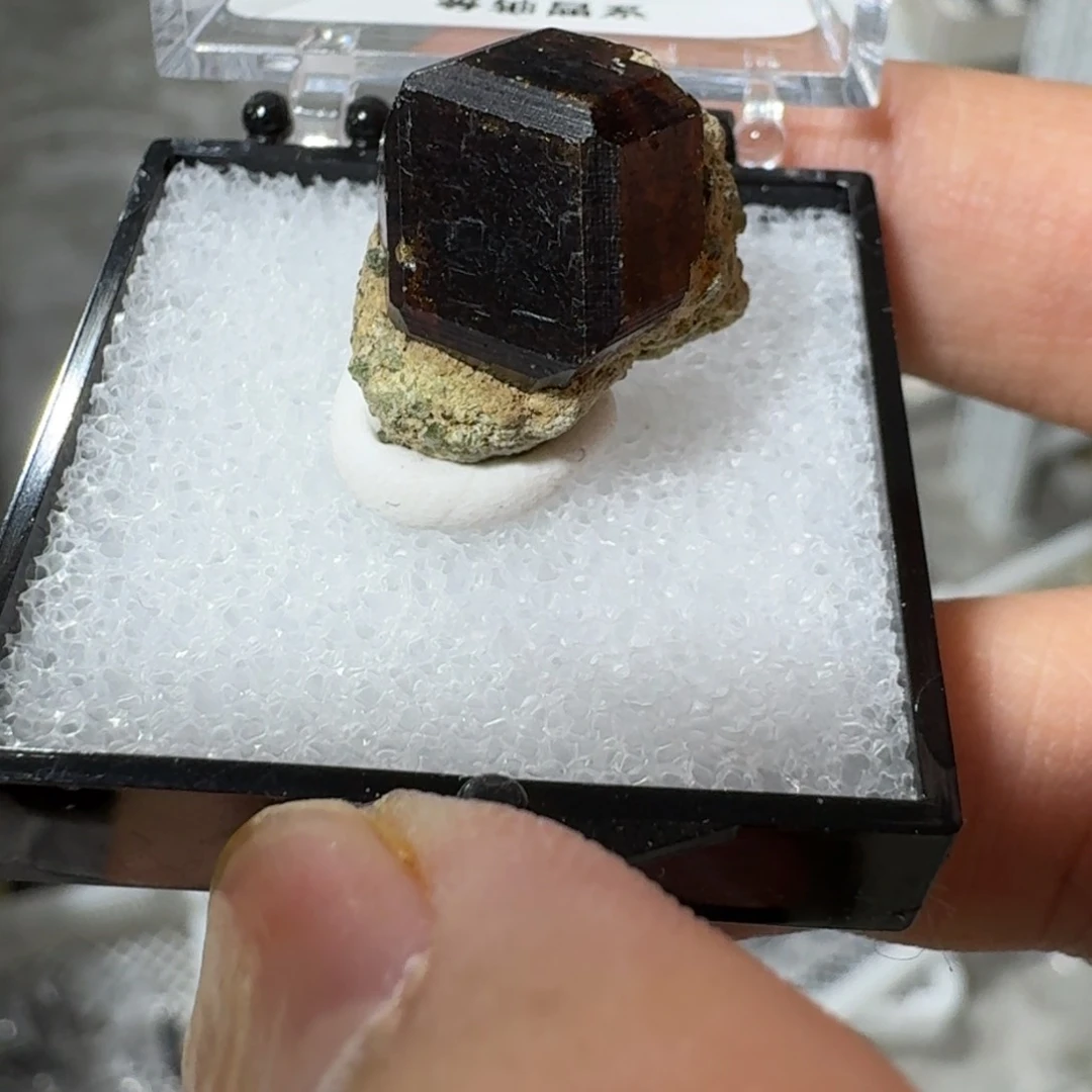 月下珠宝严选矿物