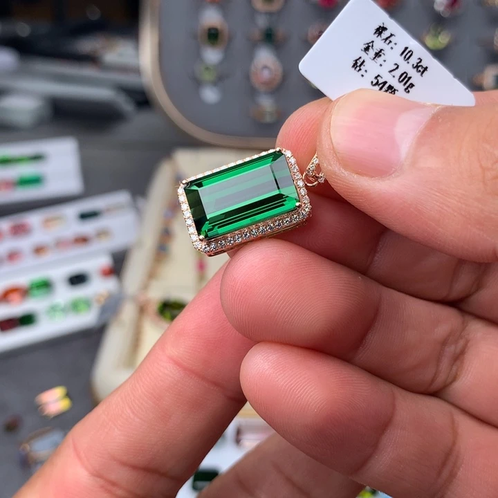 碧玺18K金镶嵌颈饰碧玺