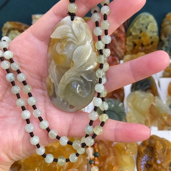 蛇纹石玉合金颈饰