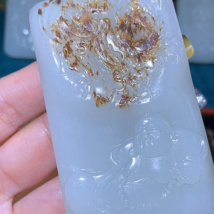 向***年颈饰未镶嵌和田玉