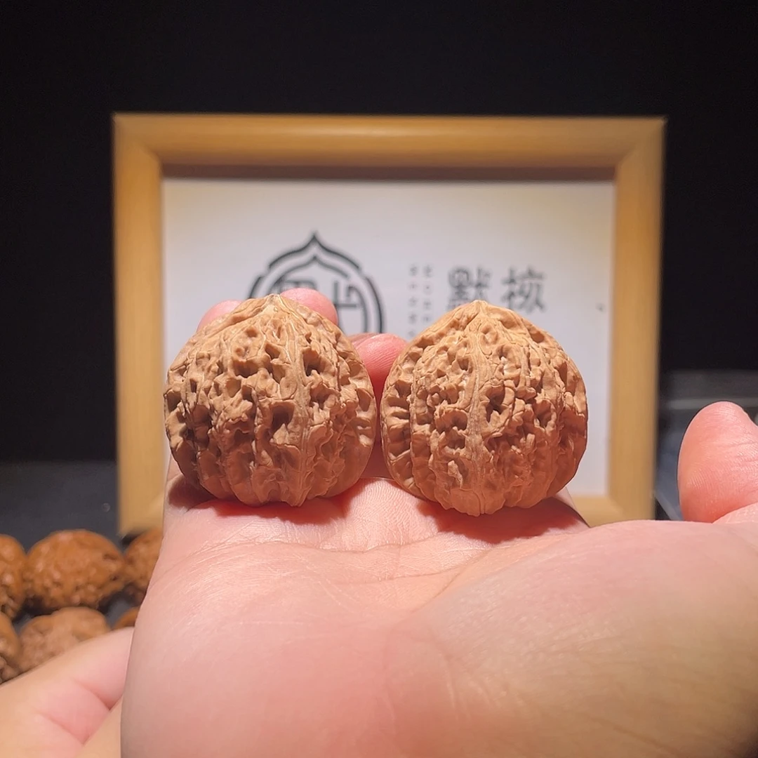 文玩核桃把件38全品三角白