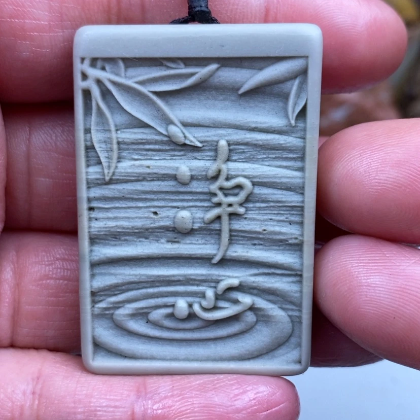 【闪购商品】原石雕刻手把件，脖挂件