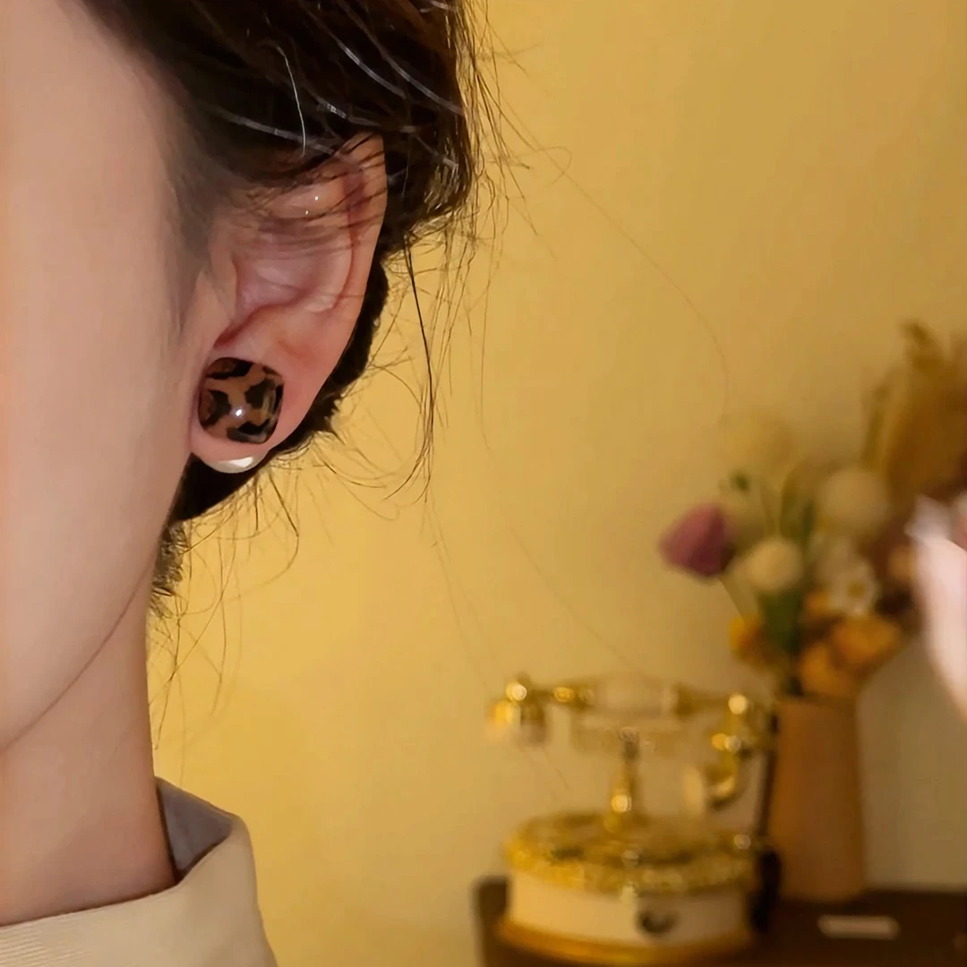 【洞见】几何精致卡其小众复古宫廷耳饰ES1428