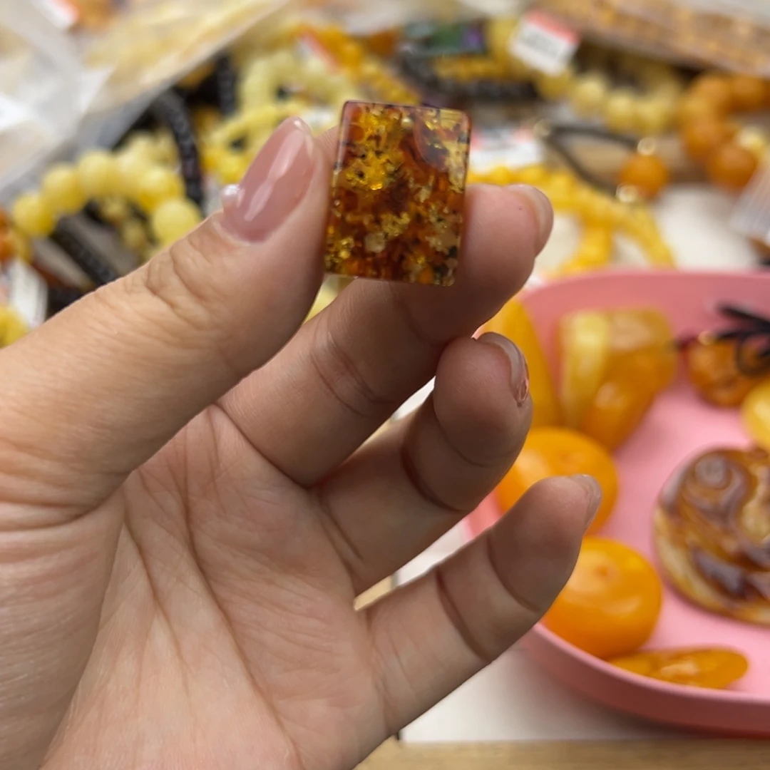 琥珀珠宝奇石未镶嵌
