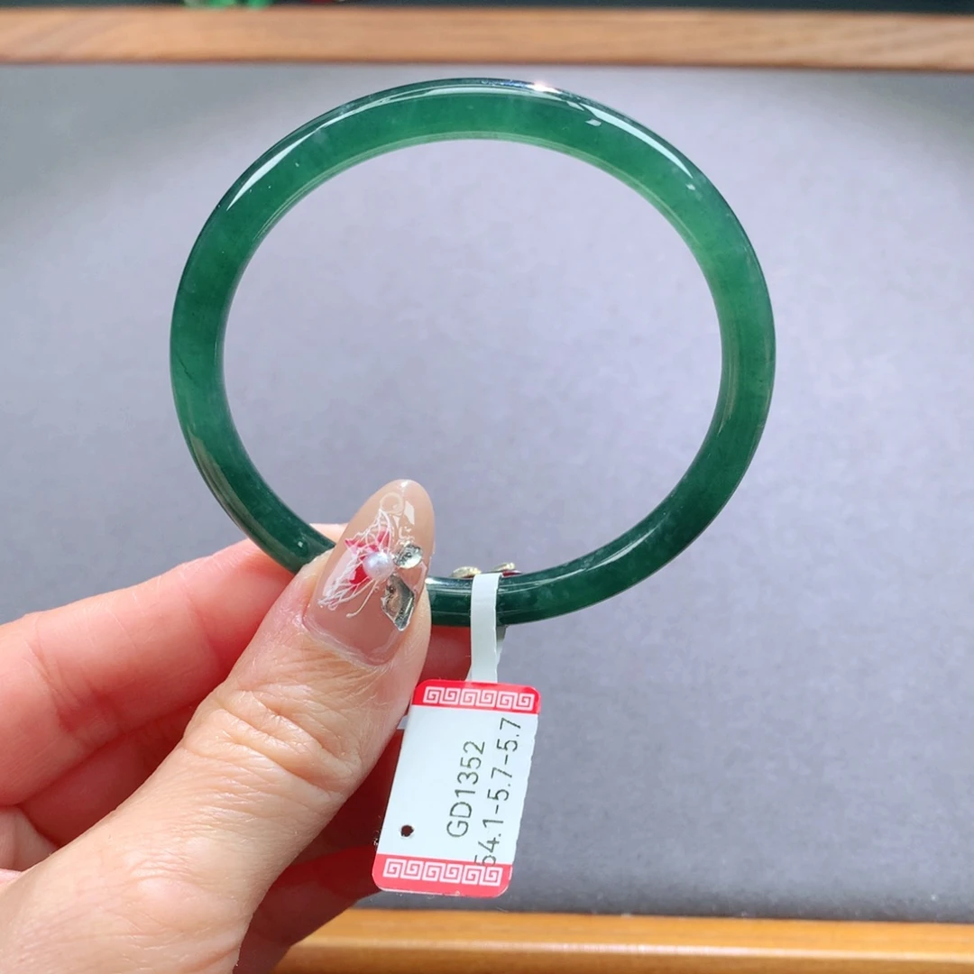 翡翠手镯未镶嵌天然翡翠手镯叮当镯