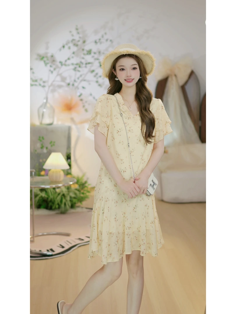 【洋甘菊U】V领木耳边落日温柔风连衣裙宽松显瘦碎花中长裙