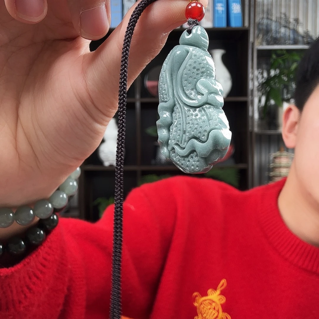 翡翠未镶嵌颈饰hhhhhhhhhgggggggg