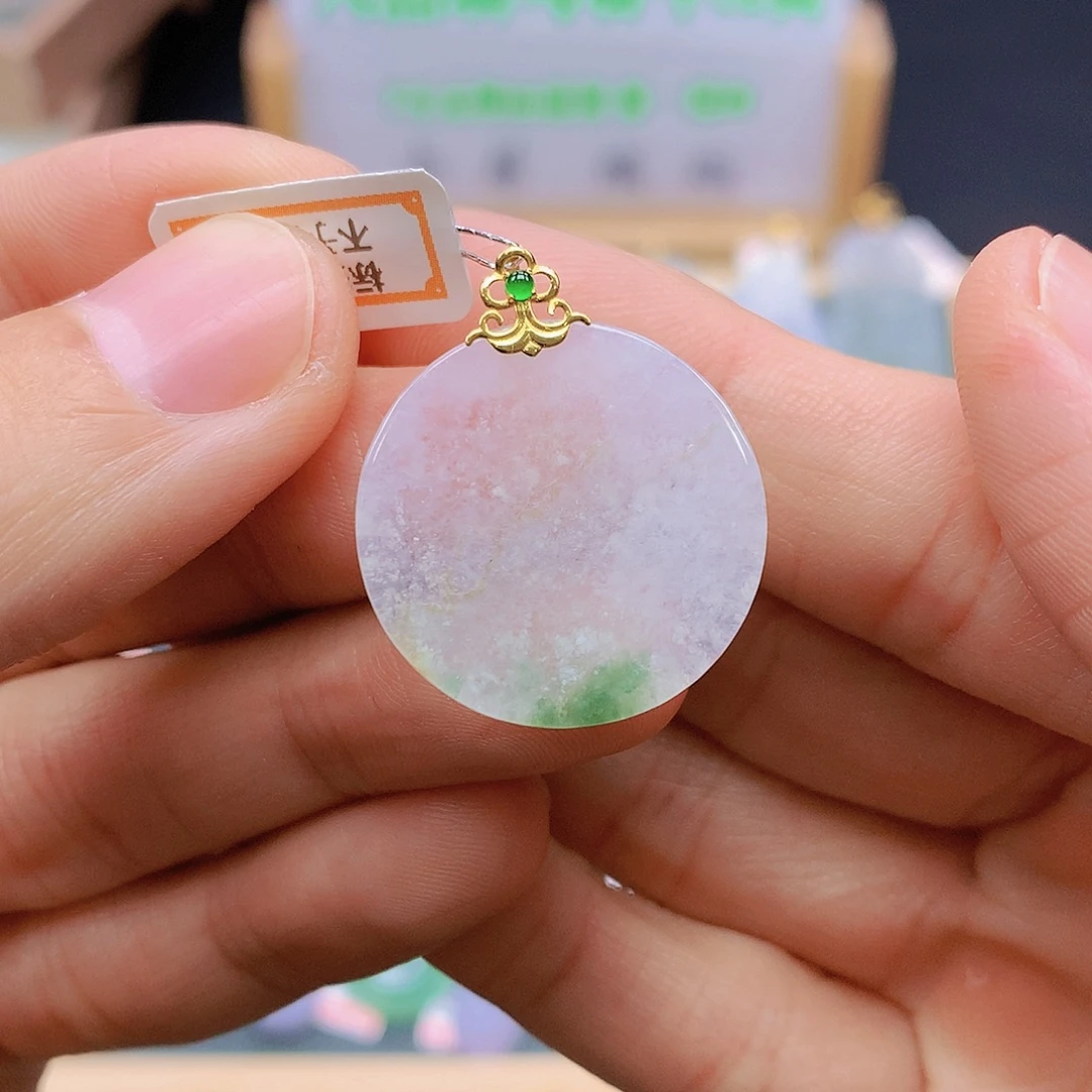 翡翠18K金镶嵌颈饰翡翠