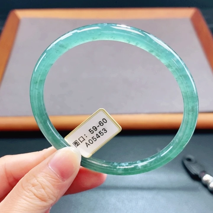 翡翠未镶嵌手镯翡翠手镯23