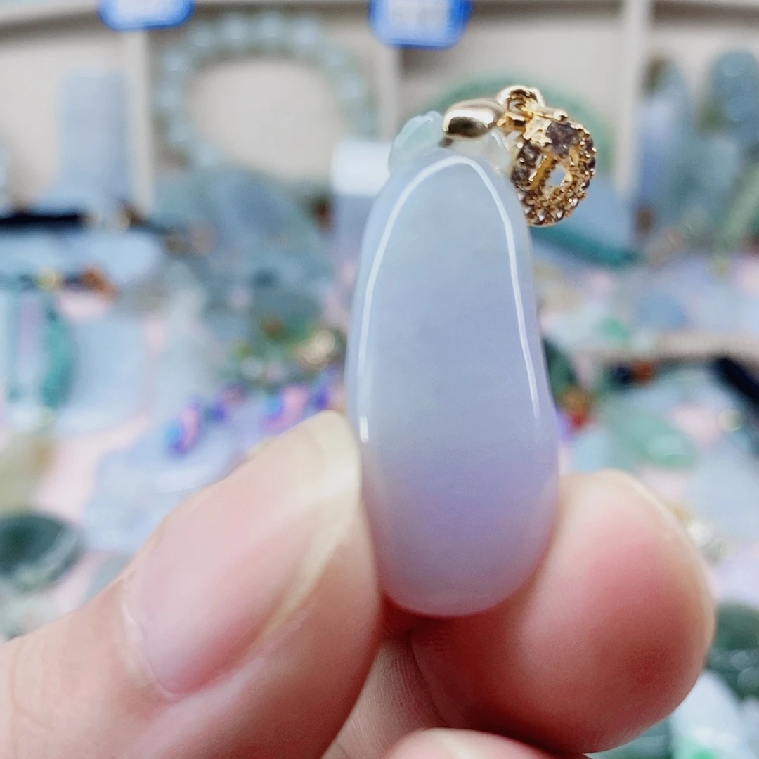 吊坠(不含链)未镶嵌翡翠天然