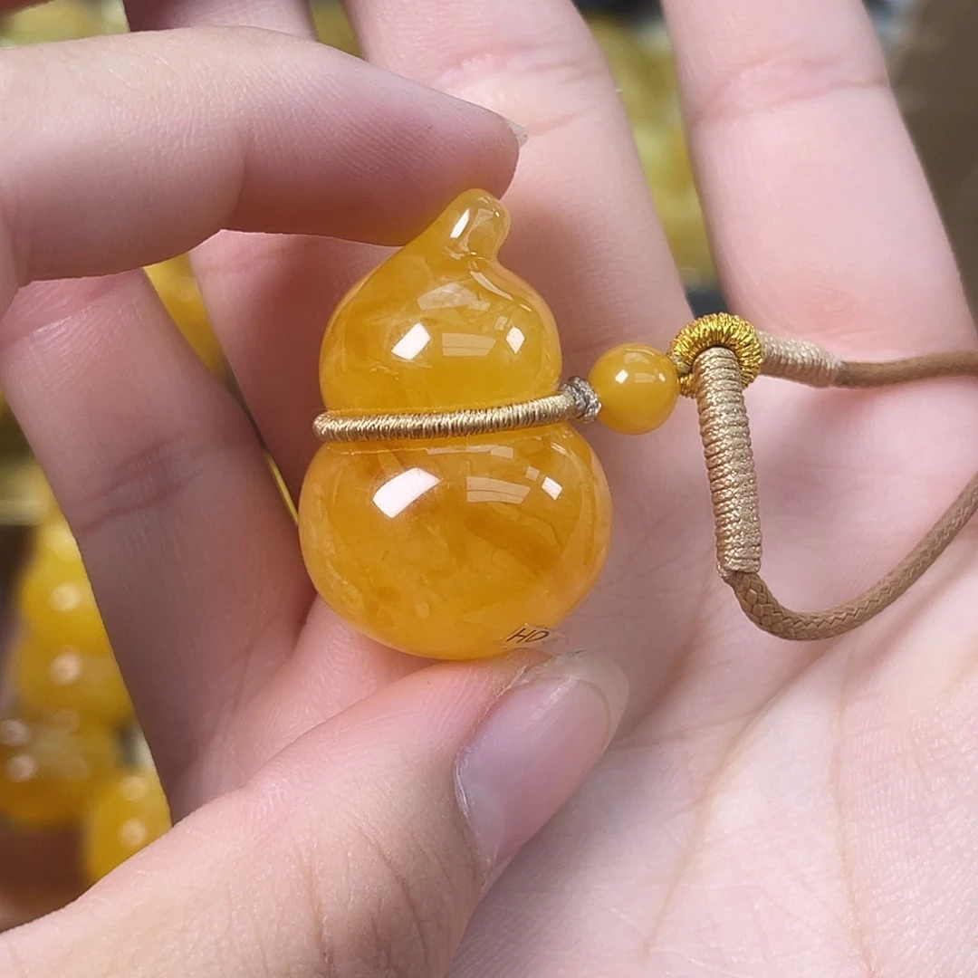 琥珀未镶嵌裸石Y63