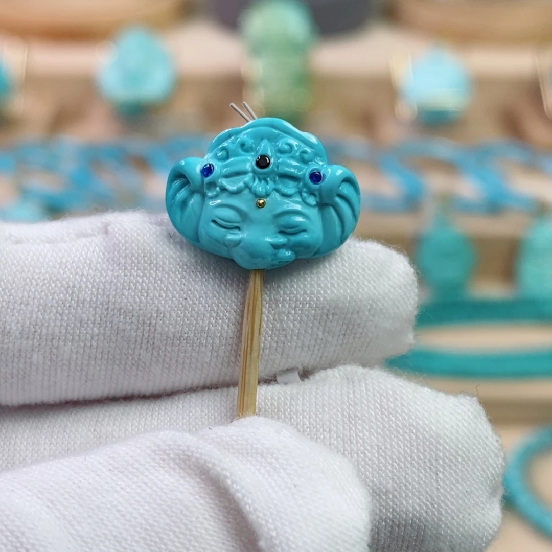 绿松石未镶嵌珠宝奇石