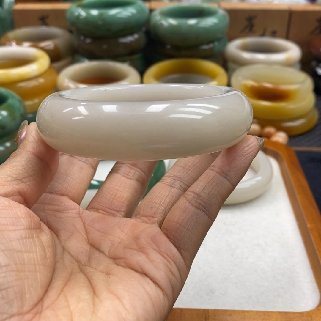 石英岩玉手镯未镶嵌英***运