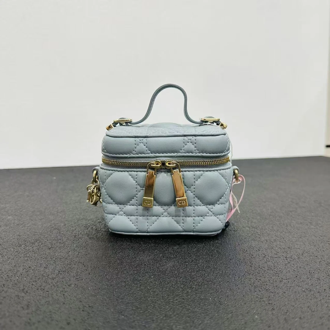 未使用 DIOR/迪奥 壹所/DIOR 化妆包 mini 黑金 斜挎包 全新 临时