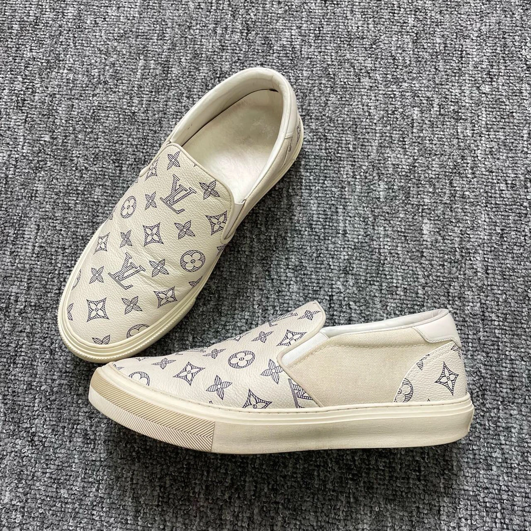 95新 LouisVuitton/路易威登 42.5码/LV白色老花一脚蹬/编码0654