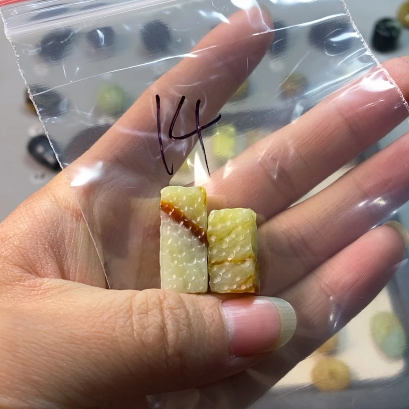 【闪购商品】蛇纹石玉颈饰合金路****福