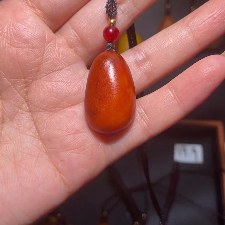 怒***花颈饰未镶嵌和田玉（糖玉）