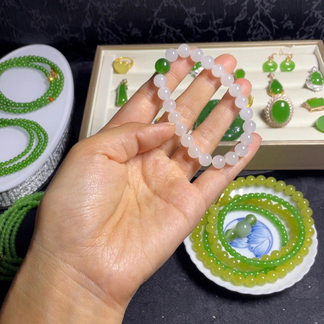 和田玉未镶嵌手串