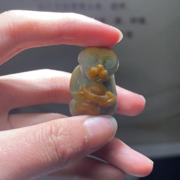 和田玉未镶嵌把件