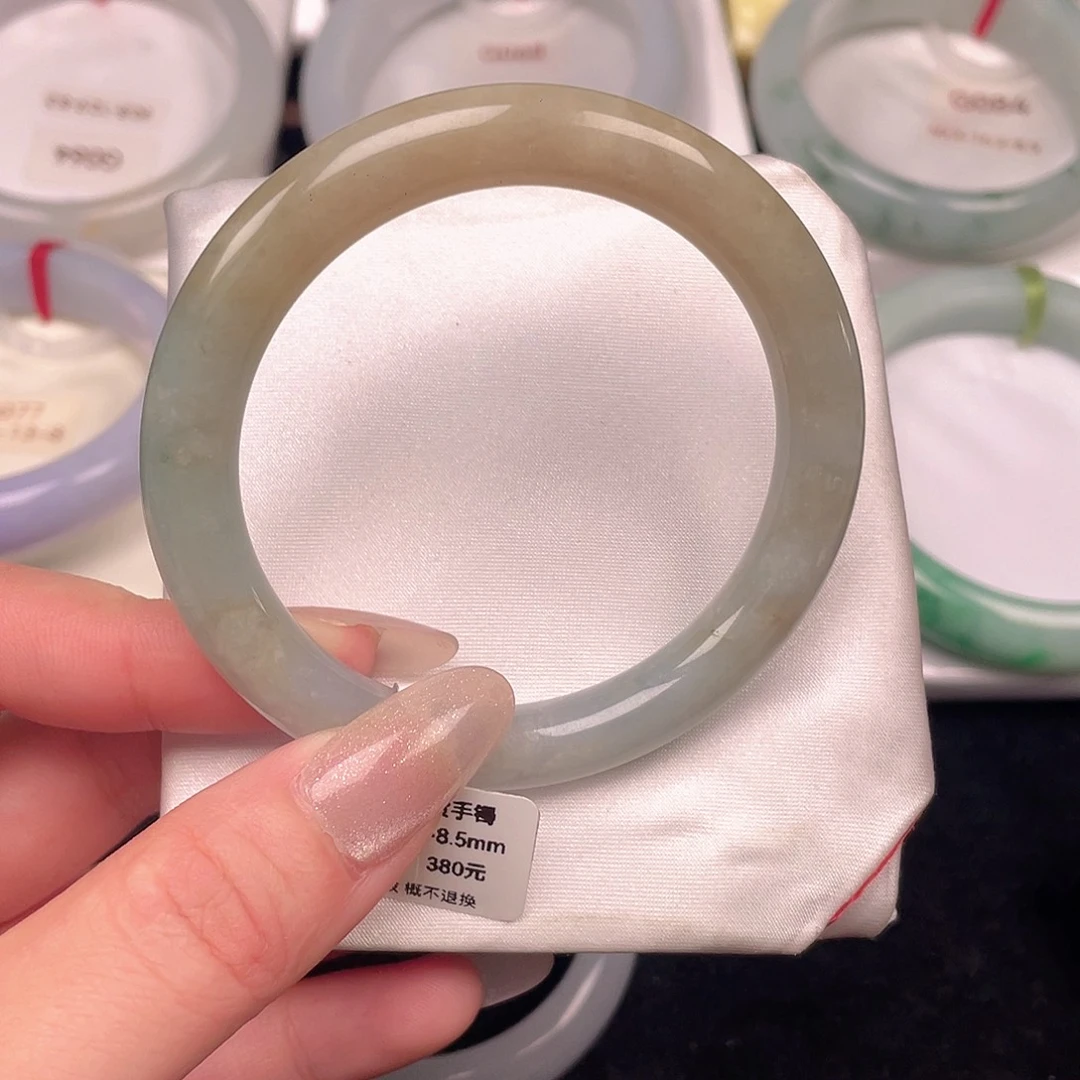 翡翠未镶嵌手镯082