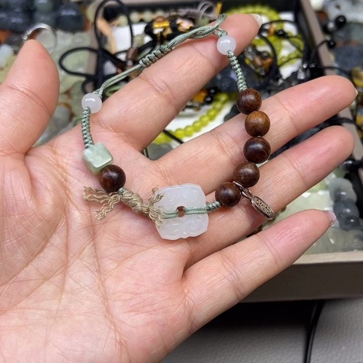 蛇纹石玉合金颈饰