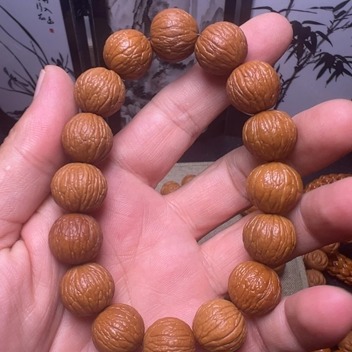 文玩核桃手串风雨