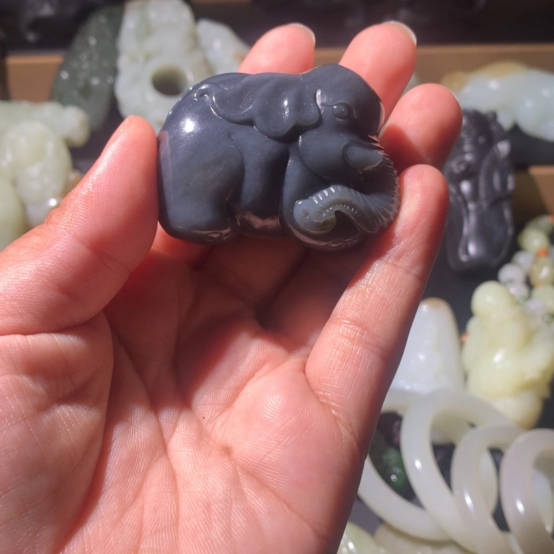 和田玉未镶嵌颈饰七***。