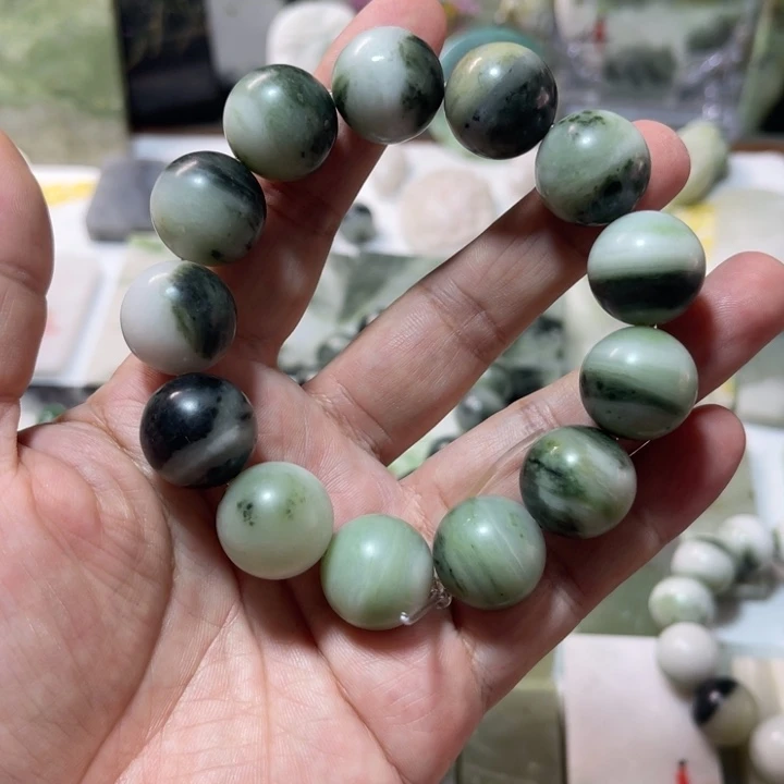 独山玉未镶嵌颈饰卡18