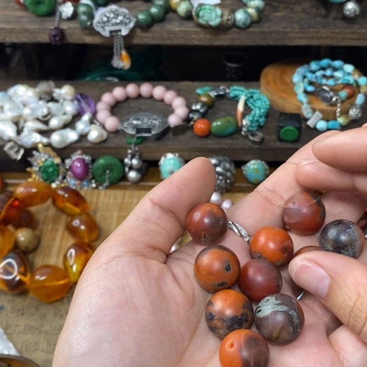 南红玛瑙颈饰未镶嵌