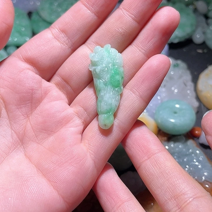 颈饰未镶嵌翡翠天