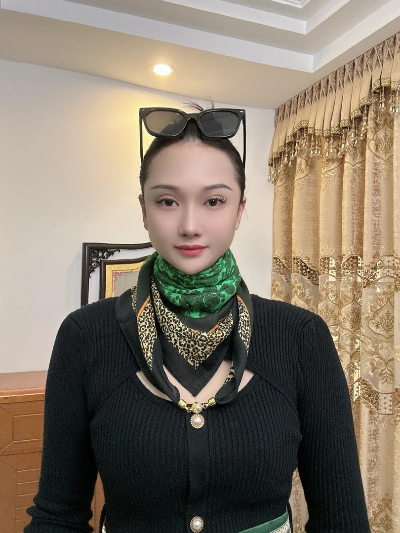 【丝巾合集】2025秋冬新款丝巾气质百搭丝绒感时尚复古柔软磁吸方巾