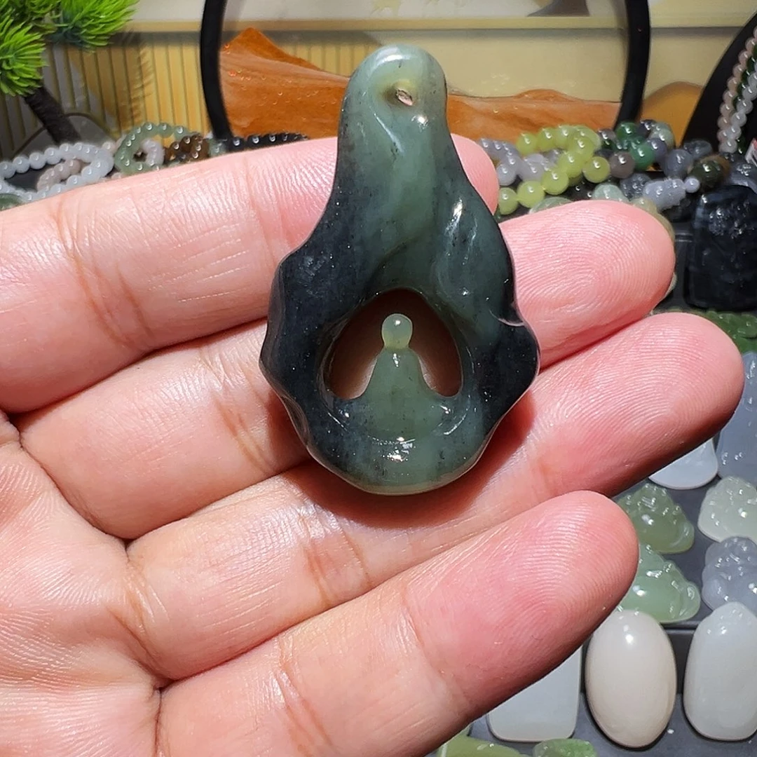 和田玉未镶嵌颈饰