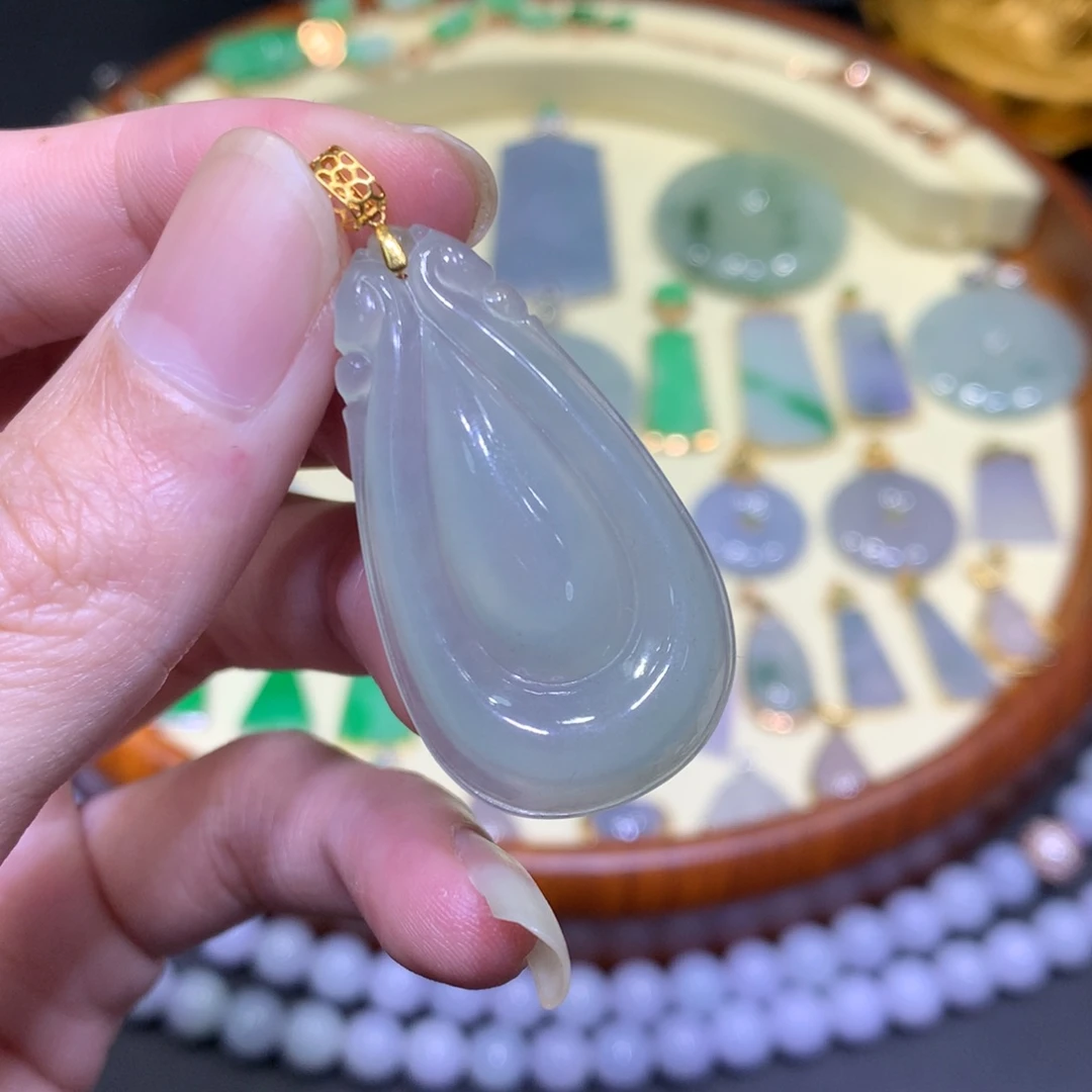 翡翠吊坠(不含链)18K金镶嵌