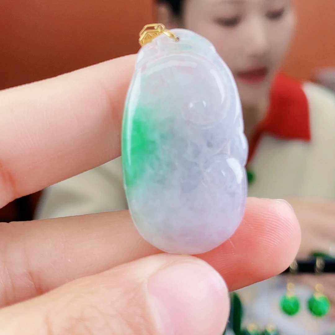 翡翠18K金镶嵌耳饰